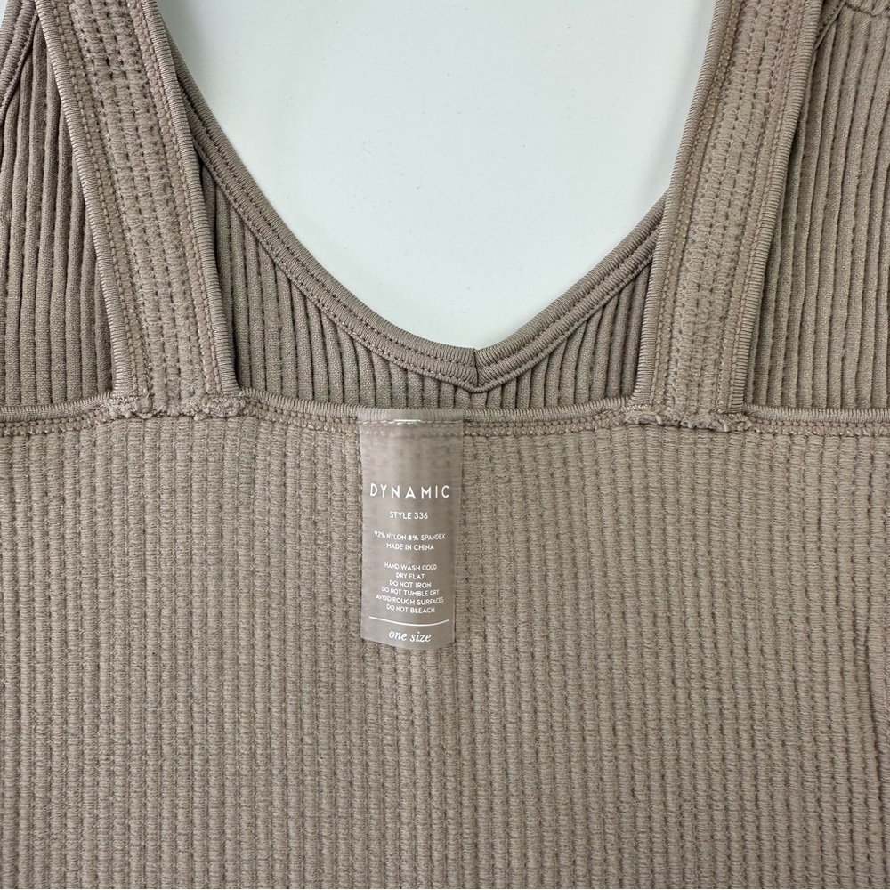 Dynamic Seamless Cami Tank - Picture 3 of 5